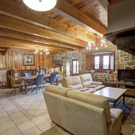Holiday home Confortable Avec Jardin, Cheminee, Et Wifi A - Fr-1-496-11 Montarcher