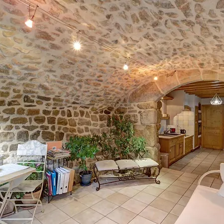 Holiday home Confortable Avec Jardin, Cheminee, Et Wifi A - Fr-1-496-11 Montarcher